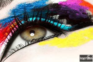 göz makyajı,makyaj nasıl yapılır,göz makyajı resimli,eyeliner nasıl sürülür,far nasıl sürülür,düğün makyajı,değişik makyajlar,mavi makyaj,mezuniyet makyajı,makyaj